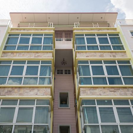 Oyo 75405 Ladda Place Бангкок Экстерьер фото
